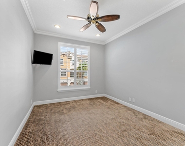 604 Ne Francesca Lane - Photo Thumbnail 29