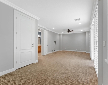 604 Ne Francesca Lane - Photo Thumbnail 36