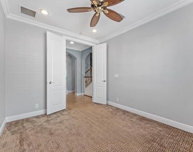 604 Ne Francesca Lane - Photo Thumbnail 30