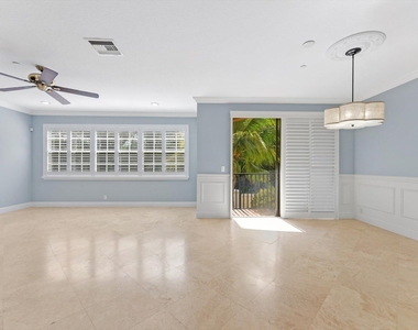 604 Ne Francesca Lane - Photo Thumbnail 13