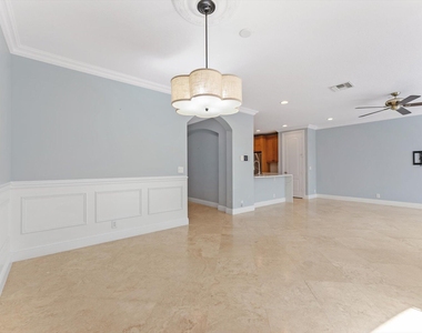 604 Ne Francesca Lane - Photo Thumbnail 11