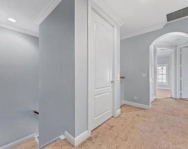 604 Ne Francesca Lane - Photo Thumbnail 27