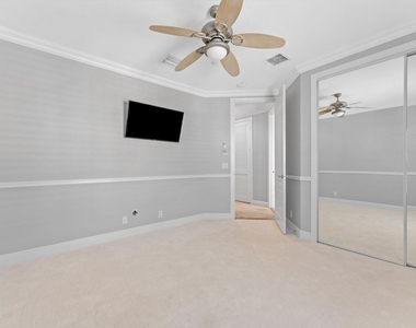 604 Ne Francesca Lane - Photo Thumbnail 26