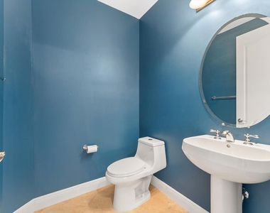 604 Ne Francesca Lane - Photo Thumbnail 31