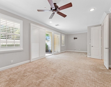 604 Ne Francesca Lane - Photo Thumbnail 35