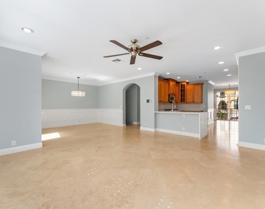 604 Ne Francesca Lane - Photo Thumbnail 10