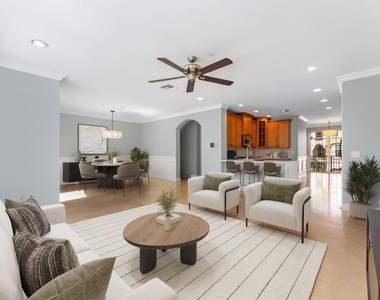 604 Ne Francesca Lane - Photo Thumbnail 9