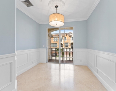 604 Ne Francesca Lane - Photo Thumbnail 7