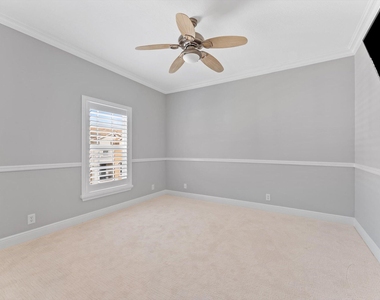 604 Ne Francesca Lane - Photo Thumbnail 25
