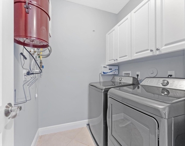 604 Ne Francesca Lane - Photo Thumbnail 28