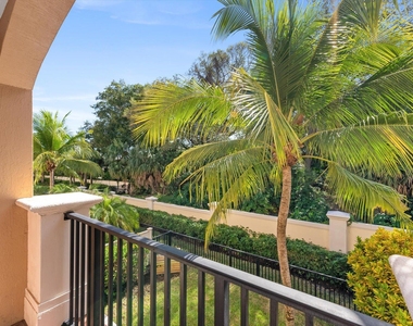 604 Ne Francesca Lane - Photo Thumbnail 44