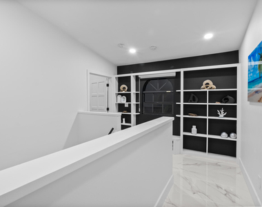 516 Royal Plaza Drive - Photo Thumbnail 13