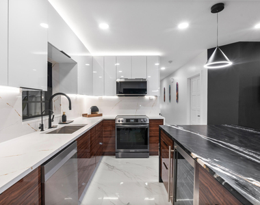 516 Royal Plaza Drive - Photo Thumbnail 31