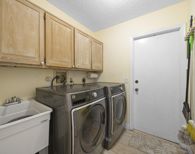 52 Pinehill Trail E - Photo Thumbnail 28