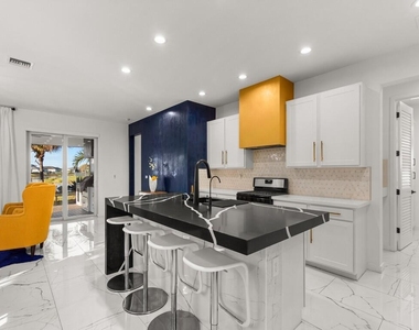 11828 Sw Lyra Drive - Photo Thumbnail 4