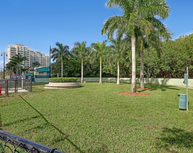 700 E Boynton Beach Boulevard - Photo Thumbnail 18