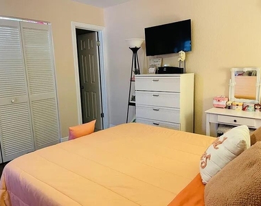 4782 Sunny Palm Circle - Photo Thumbnail 9