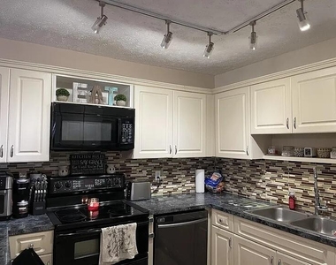 4782 Sunny Palm Circle - Photo Thumbnail 1