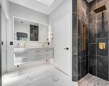 8193 Sandpiper Way - Photo Thumbnail 10