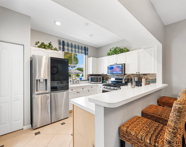 8193 Sandpiper Way - Photo Thumbnail 7