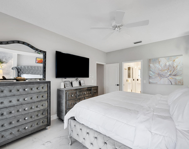 8193 Sandpiper Way - Photo Thumbnail 11