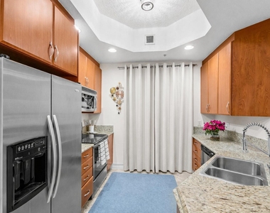 701 S Olive Avenue - Photo Thumbnail 9