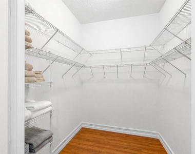 701 S Olive Avenue - Photo Thumbnail 12