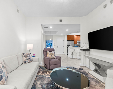 701 S Olive Avenue - Photo Thumbnail 5