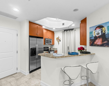 701 S Olive Avenue - Photo Thumbnail 6