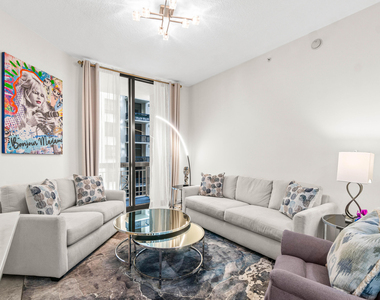 701 S Olive Avenue - Photo Thumbnail 3