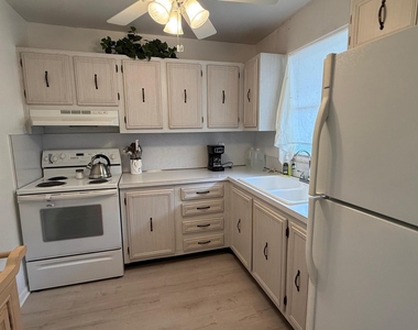 705 Lori Drive - Photo Thumbnail 6