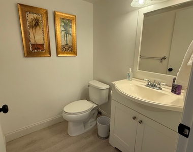 705 Lori Drive - Photo Thumbnail 9
