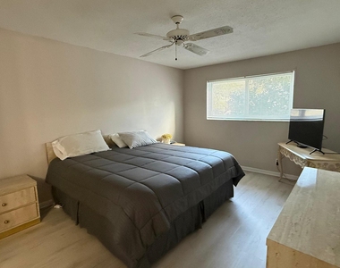 705 Lori Drive - Photo Thumbnail 7