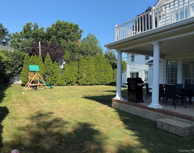 56 Nassau Boulevard - Photo Thumbnail 5