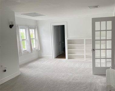 56 Nassau Boulevard - Photo Thumbnail 23