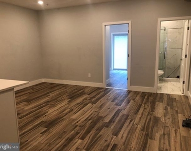 2564 Frankford Avenue - Photo Thumbnail 13