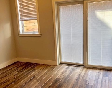 2564 Frankford Avenue - Photo Thumbnail 14