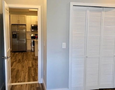 2564 Frankford Avenue - Photo Thumbnail 12