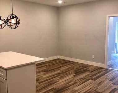 2564 Frankford Avenue - Photo Thumbnail 3
