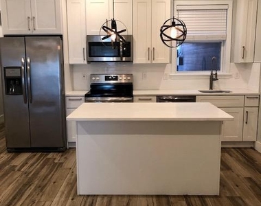 2564 Frankford Avenue - Photo Thumbnail 7