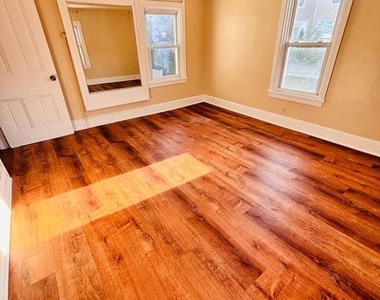 47 S Merion Avenue - Photo Thumbnail 2