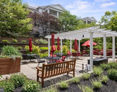 170 Greentree Road - Photo Thumbnail 6