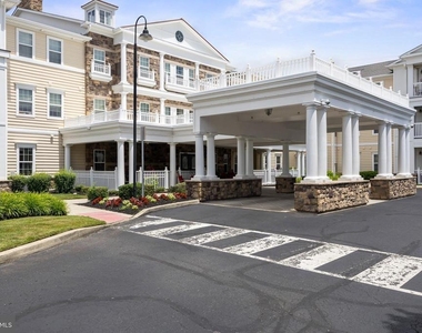 170 Greentree Road - Photo Thumbnail 1