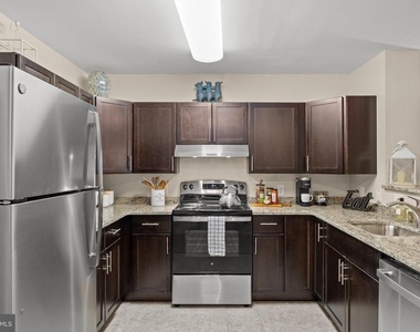 170 Greentree Road - Photo Thumbnail 14