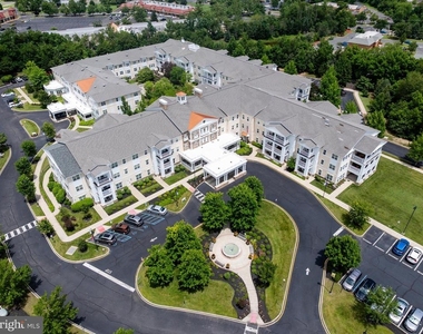 170 Greentree Road - Photo Thumbnail 3