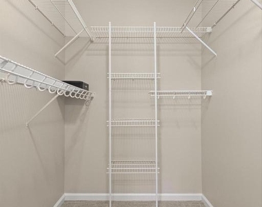 170 Greentree Road - Photo Thumbnail 20