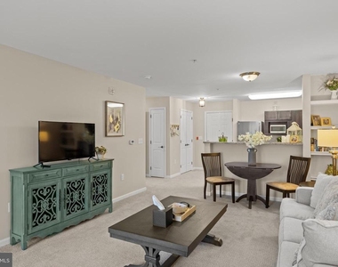 170 Greentree Road - Photo Thumbnail 10