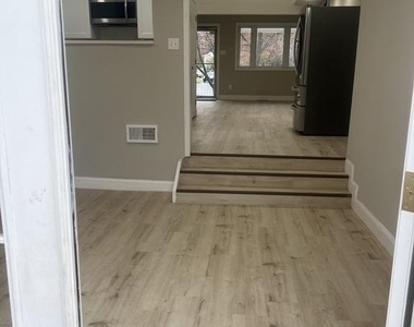 3 Lakecrest Circle - Photo Thumbnail 14