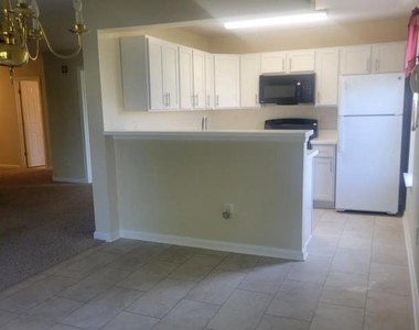 8813 Stoneridge Circle - Photo Thumbnail 12