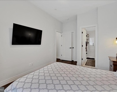1469 Florida Avenue Nw - Photo Thumbnail 3